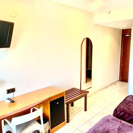 Hotel Arumi Santa Eugenia de Berga エクステリア 写真