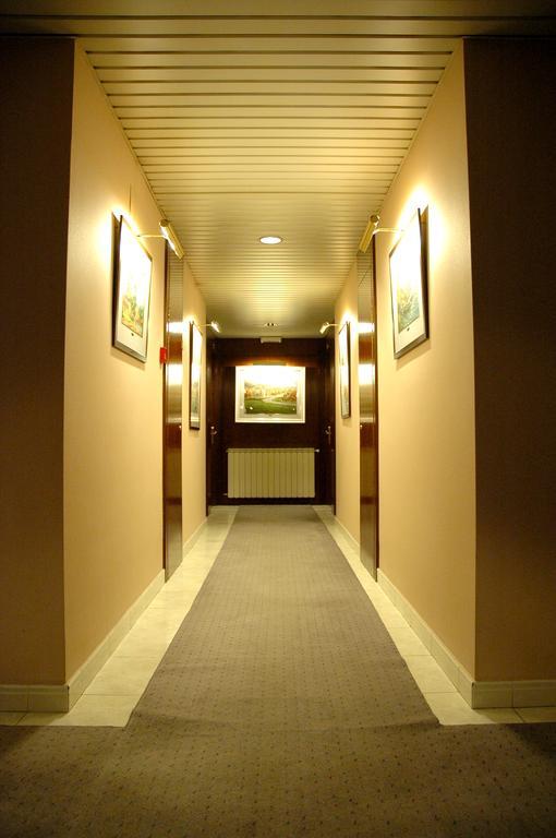 Hotel Arumi Santa Eugenia de Berga エクステリア 写真
