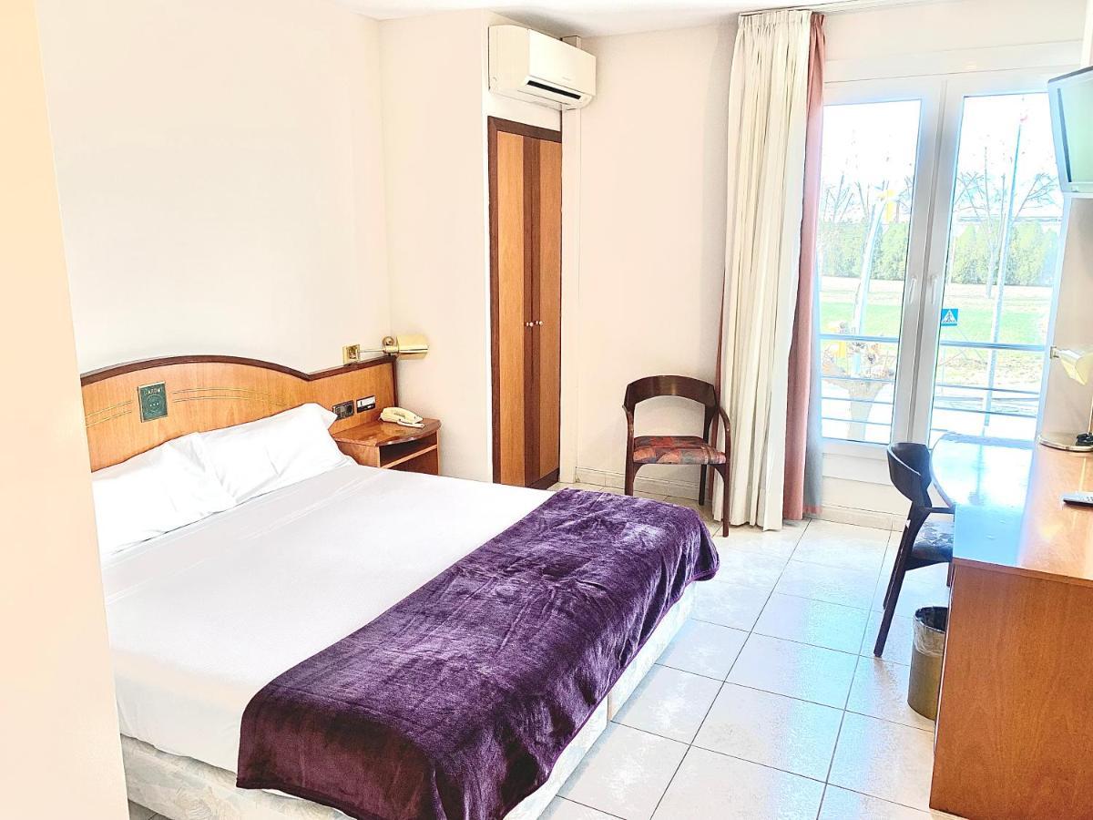 Hotel Arumi Santa Eugenia de Berga エクステリア 写真
